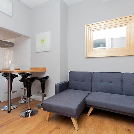 Bright & Homely City Centre Apartment Near Holyrood Edinburgh Kültér fotó